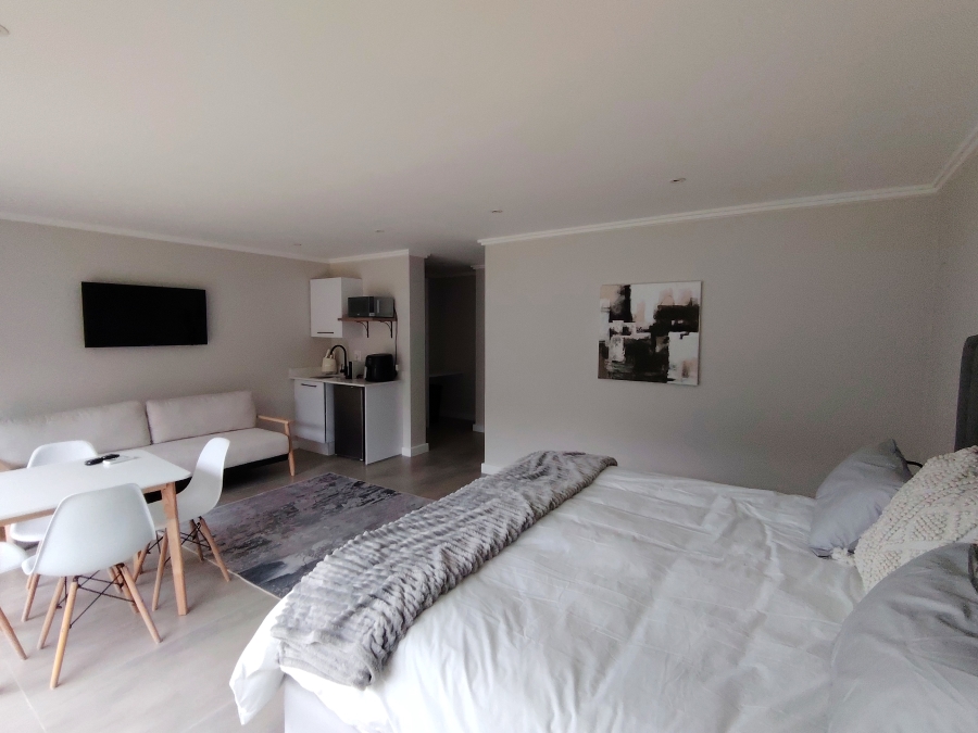 To Let 6 Bedroom Property for Rent in Brackenridge Western Cape